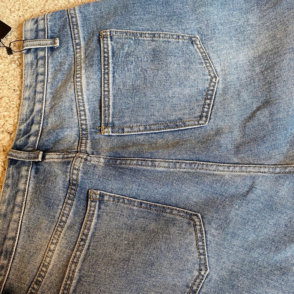 PrettyLittleThing Jeans - Picture 4 of 4